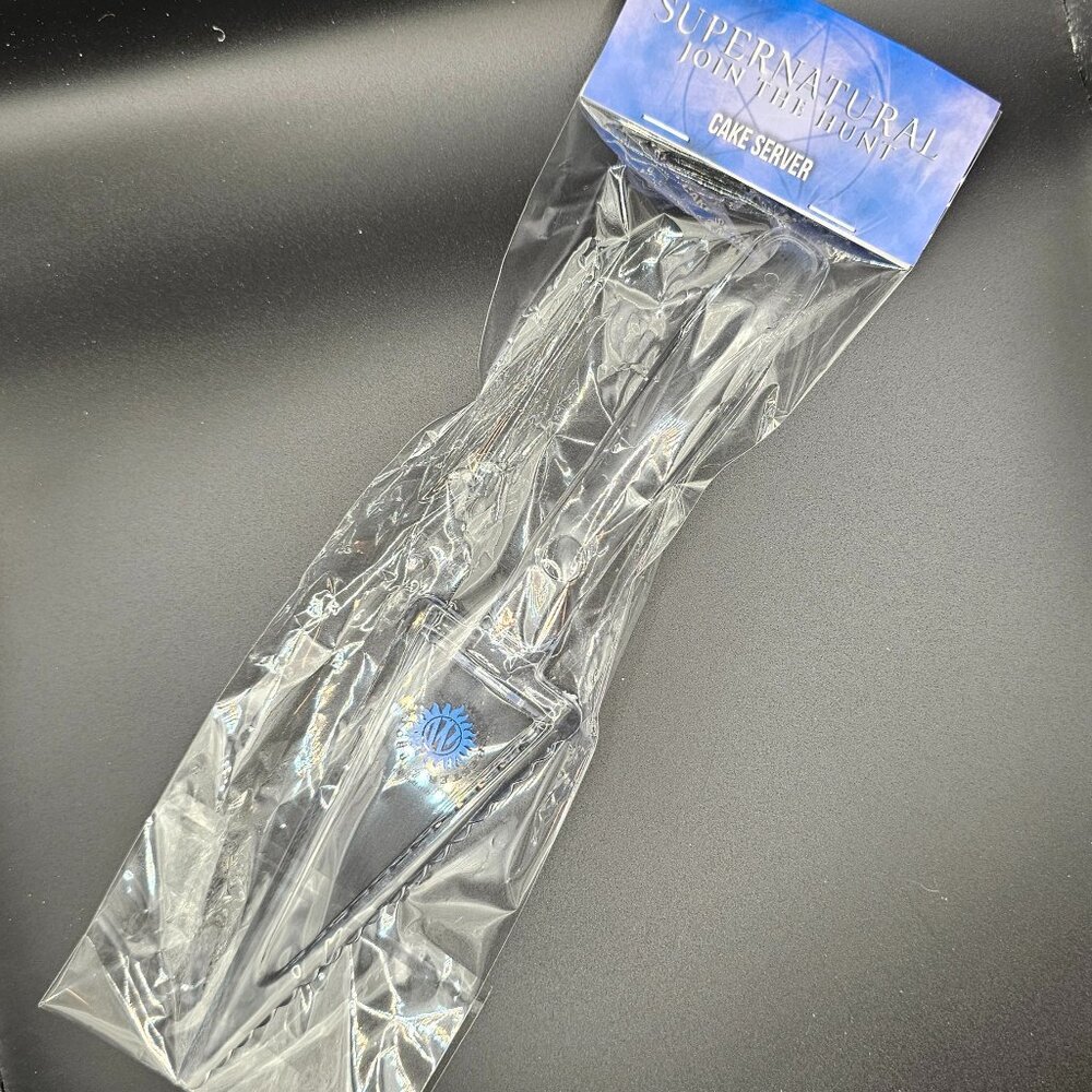 Supernatural Pie Server – NIP CultureFly Exclusive